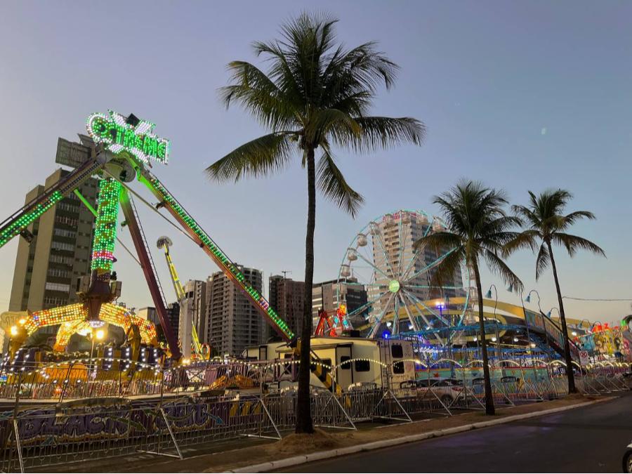 Decorações da Maringá Encantada iluminam o Centro e o Parque do Japão; veja fotos 