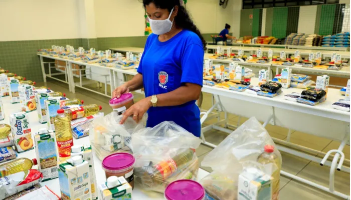 Secretaria de Educação inicia entrega de 18 mil kits de alimentação em Maringá