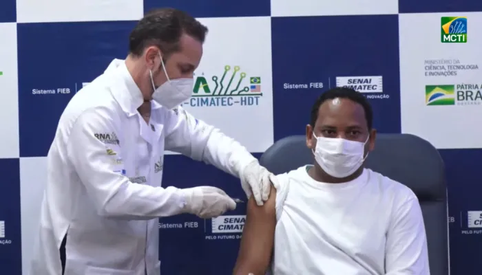 Em fase de teste, vacina brasileira contra a covid-19 é aplicada em 90 voluntários