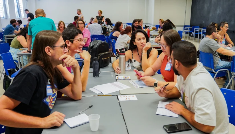 Paraná abre credenciamento para 250 professores no programa Formadores em Ação Paraná abre credenciamento para 250 professores no programa Formadores em Ação