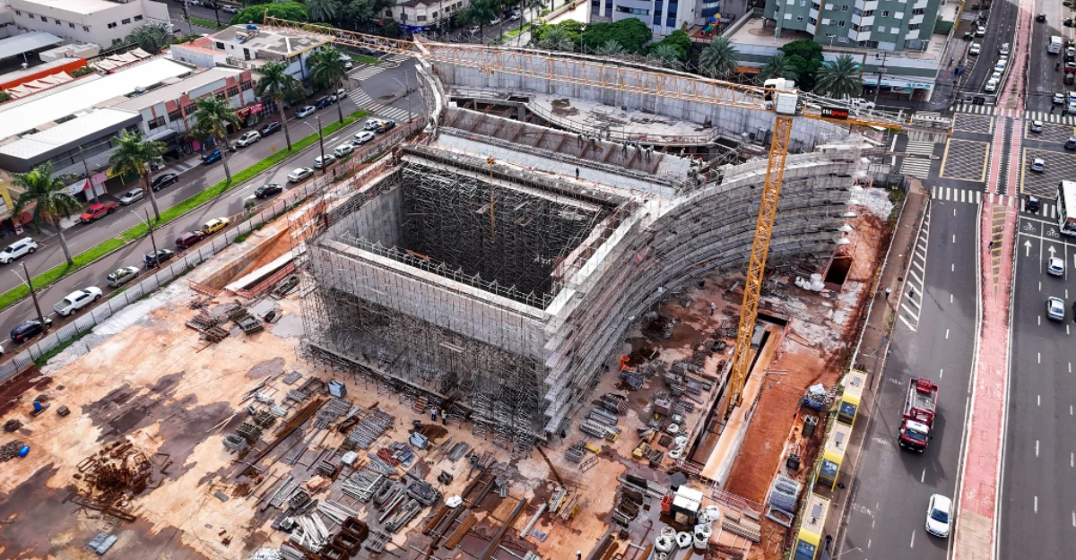 Obras da Ópera Oscar Niemeyer chegam a 43% de execução; veja fotos