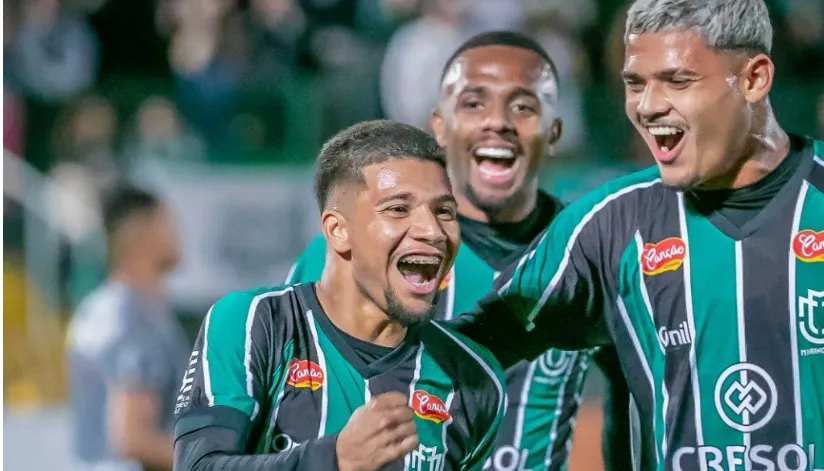 Maringá FC goleia o Patrocinense, por 4 a 0, e garante vaga na próxima fase da Série D