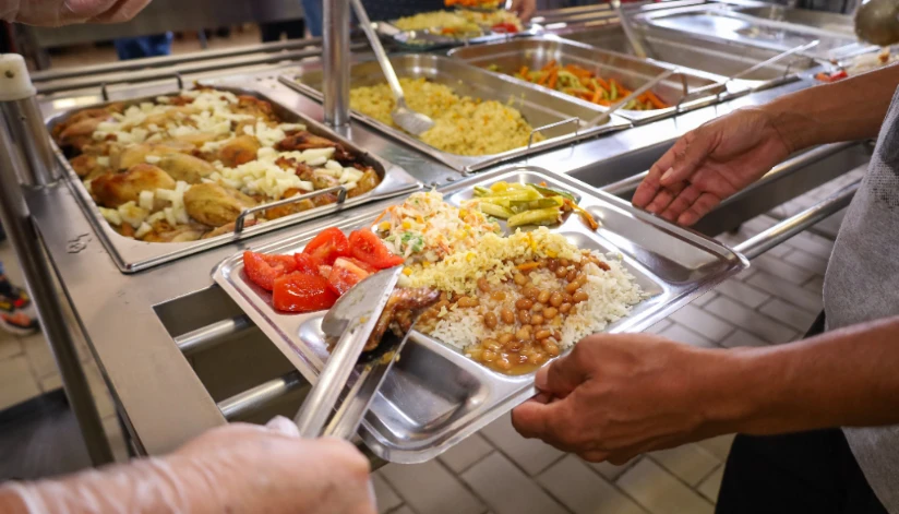 Restaurantes populares de Maringá servem almoço especial de Páscoa nesta quinta (2)