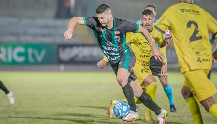 Maringá FC joga contra a Ferroviária neste sábado (15)