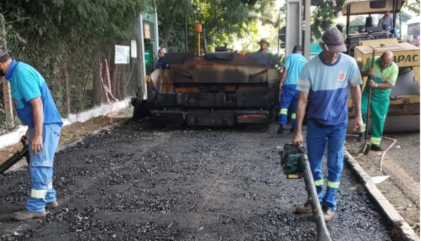 Parte danificada da pista de borracha do Parque do Ingá é pavimentada com asfalto