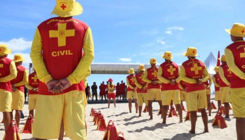 Corpo de Bombeiros abre inscrições para curso gratuito de guarda-vidas civil Corpo de Bombeiros abre inscrições para curso gratuito de guarda-vidas civil