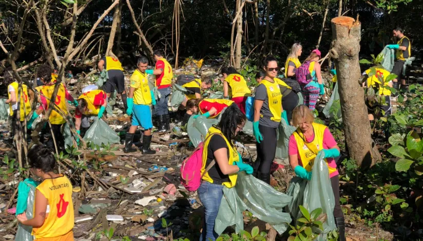Em parceria com o IAM, Coca-Cola FEMSA promove mutirão de limpeza no Córrego Mandacaru de Maringá