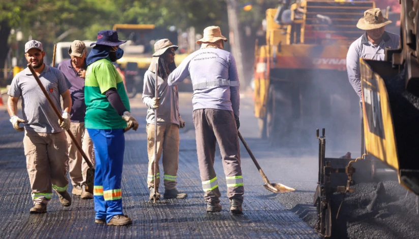 Recapeamento na Avenida Tiradentes e na Rua Silva Jardim começa nesta quinta (30) Recapeamento na Avenida Tiradentes e na Rua Silva Jardim começa nesta quinta (30)