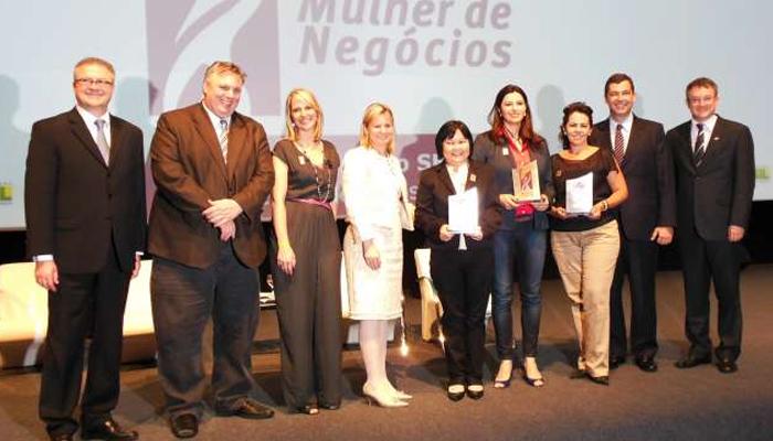 Artesã maringaense vence o Prêmio Sebrae Mulher de Negócios, no Paraná