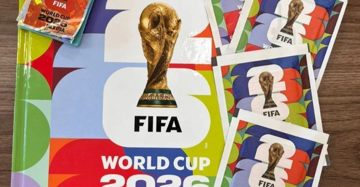 Quiosque em shopping de Maringá distribui gratuitamente 200 álbuns da Copa neste sábado (9)