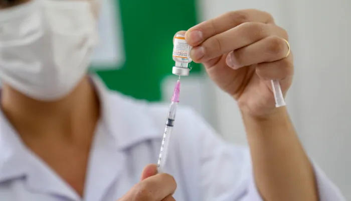 Cerca de 60% dos municípios do Paraná já vacinam crianças sem comorbidades