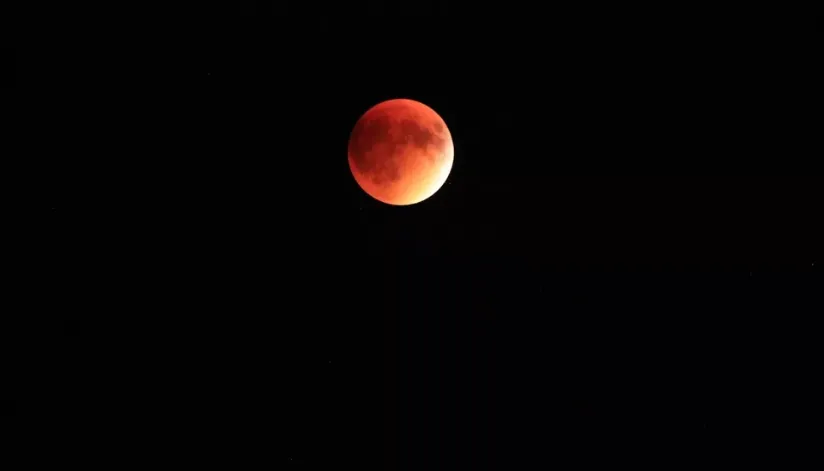 Lua de Sangue será visível em todo Brasil nesta sexta-feira (14)