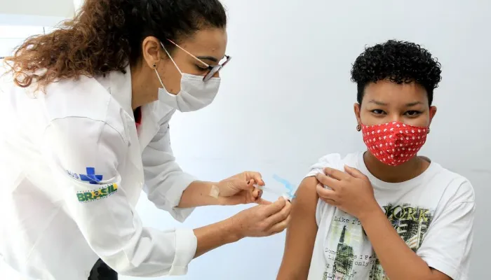 Veja cronograma de vacinação desta quinta-feira (7) em Maringá