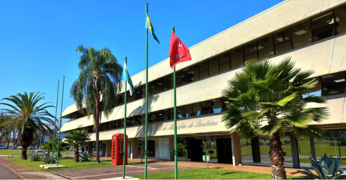 Prefeitura de Londrina abre seleção com 60 vagas e salários de até R$ 6 mil