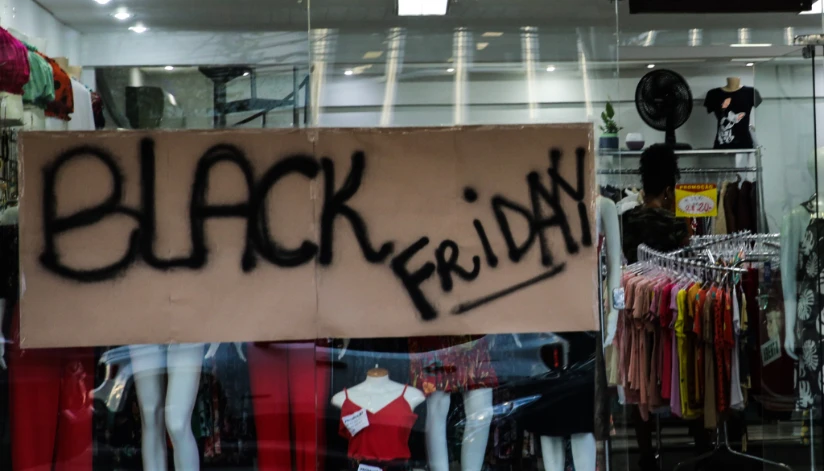 Procon-PR dá orientações para consumidores nesta Black Friday