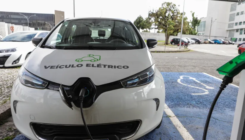 Venda de carros elétricos teve aumento de 123% no primeiro trimestre de 2024 no Paraná