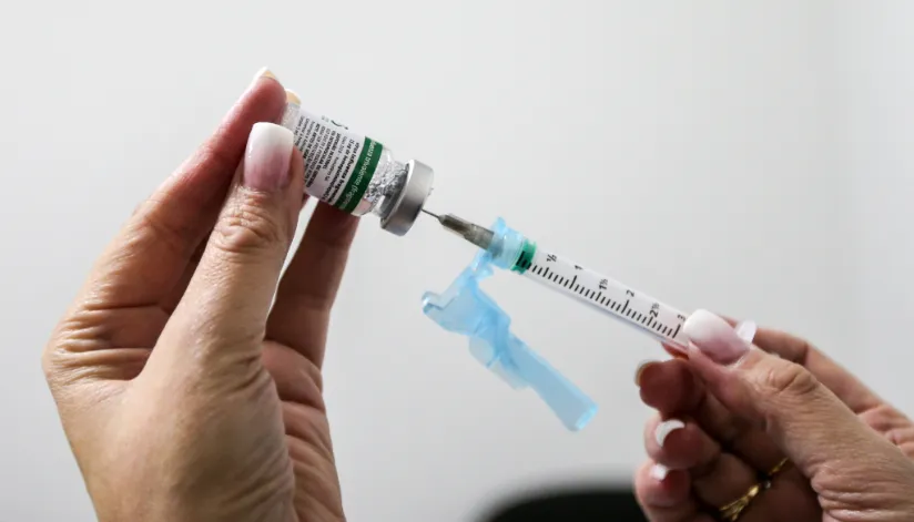 Vacinação contra a gripe começa nesta segunda (25), no Paraná