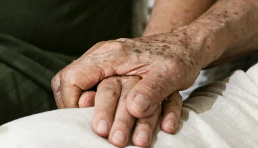 Maringá chega a quase 900 casos de violência contra a pessoa idosa em 2025