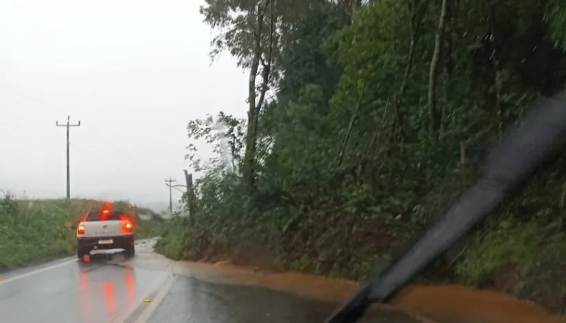 Com grande volume de chuva, confira como está a situação das rodovias estaduais do Paraná