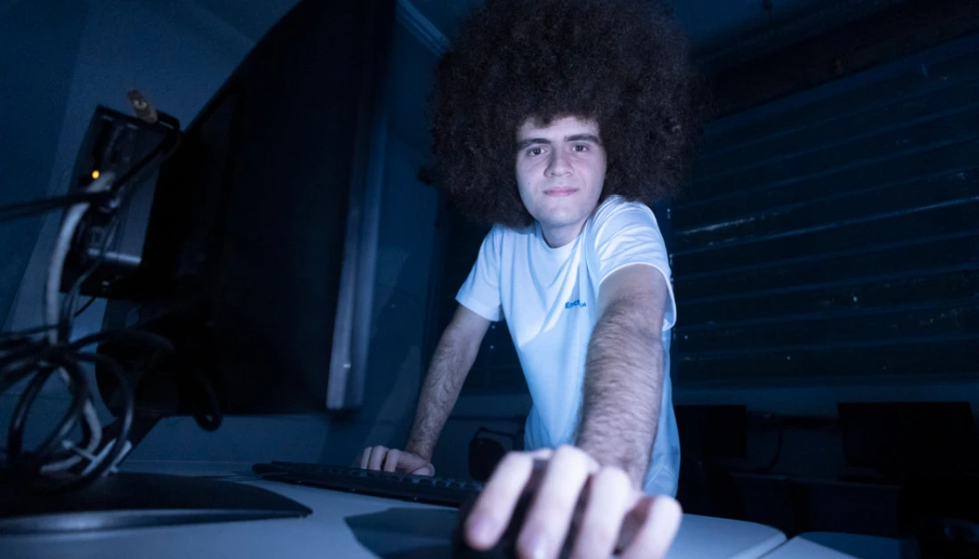 Aluno da UEM vence ‘Hackaton pela Saúde’ com IA para diagnosticar doenças em amostras de sangue Aluno da UEM vence ‘Hackaton pela Saúde’ com IA para diagnosticar doenças em amostras de sangue