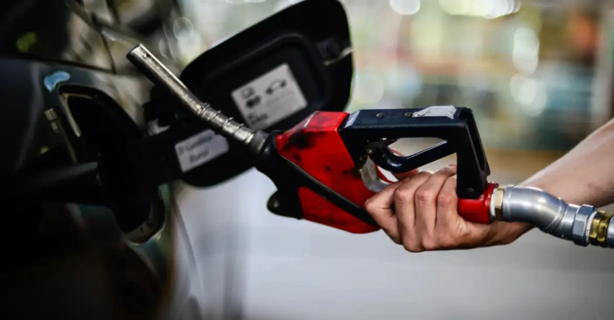 Preço do litro da gasolina chega a R$ 6,99 em Maringá, mostra pesquisa da ANP