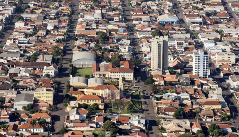 Prefeitura de Bandeirantes abre processo seletivo com salários de até R$ 4,2 mil