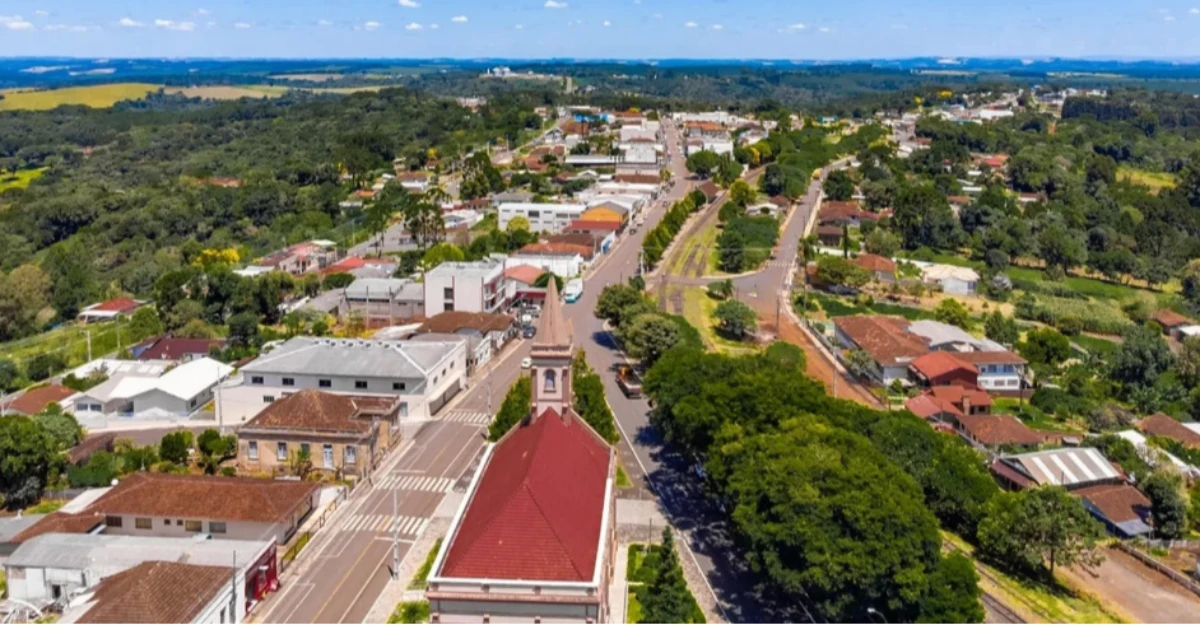 Cidade na região de Ponta Grossa abre processo seletivo com salários de até R$ 4,1 mil