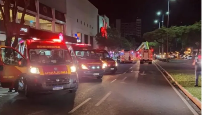 Incêndio atinge cozinha de restaurante no shopping Avenida Center, em Maringá