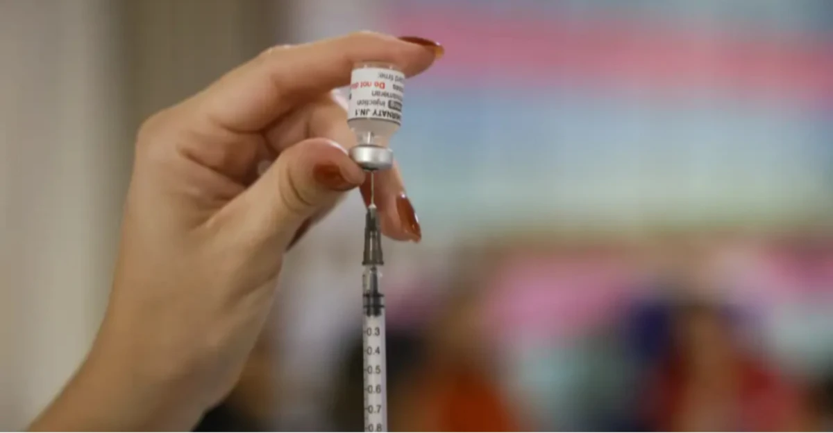 Estudo mostra que vacina contra HPV protege até quem não se vacinou