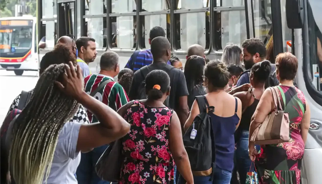 Desemprego recua para 6,2% em maio e atinge o menor patamar para o período desde 2012 Desemprego recua para 6,2% em maio e atinge o menor patamar para o período desde 2012