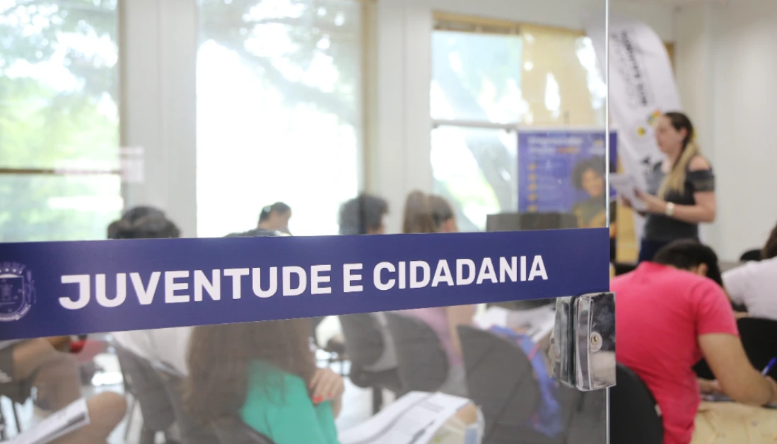 Programa oferece bolsas de R$ 400 para jovens desenvolverem atividades de cidadania; saiba mais Programa oferece bolsas de R$ 400 para jovens desenvolverem atividades de cidadania; saiba mais
