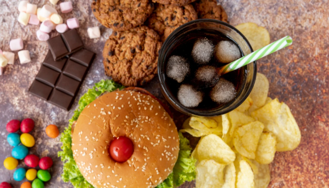 Mais de 20% das calorias diárias consumidas por maringaenses vêm de ultraprocessados Mais de 20% das calorias diárias consumidas por maringaenses vêm de ultraprocessados