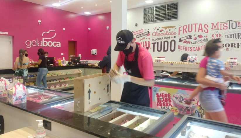 Gela Boca, Ultraçaí e DOM Gelataria, do Grupo Carmel, abrem 20 vagas de emprego em Maringá