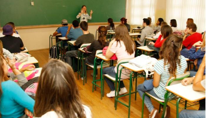 Educação como atividade essencial é aprovada pelos deputados do Paraná