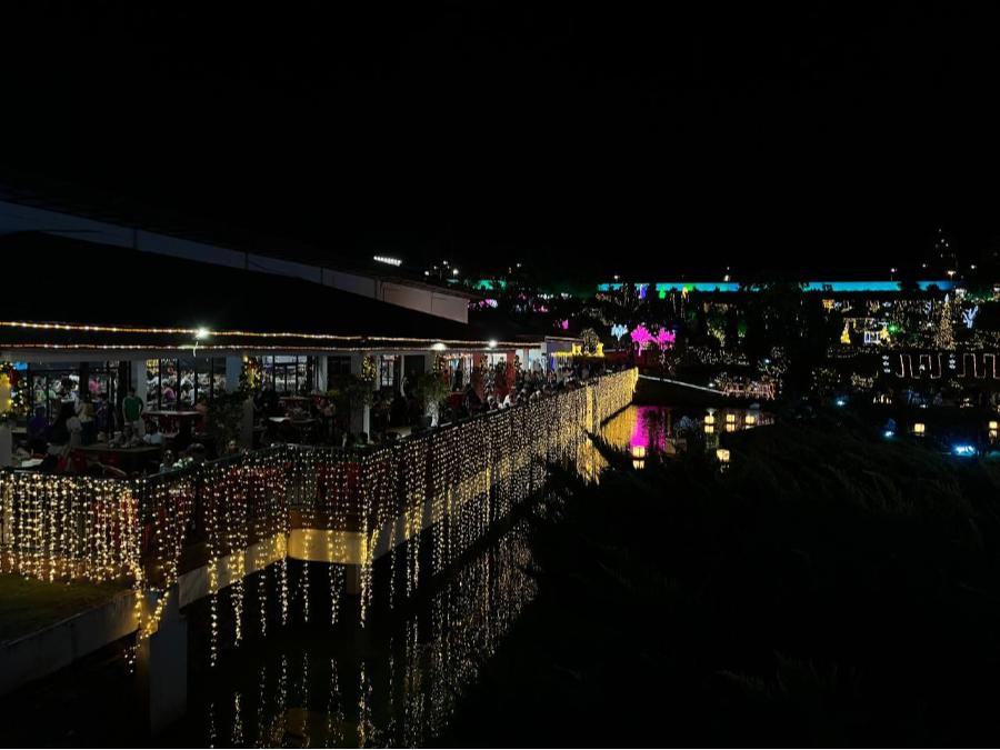 Decorações da Maringá Encantada iluminam o Centro e o Parque do Japão; veja fotos 