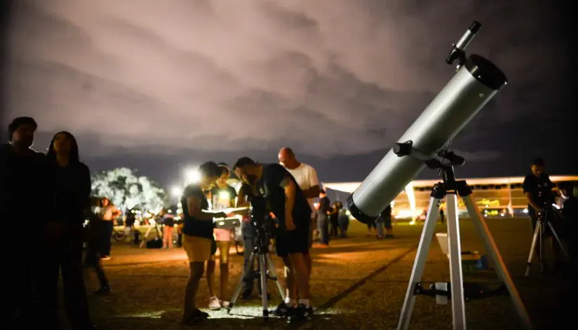 ‘Cometa do Século’ passará perto da Terra e poderá ser visto no Brasil