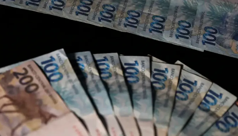 Brasileiros ainda não sacaram R$ 7,97 bilhões em recursos esquecidos, informa Banco Central