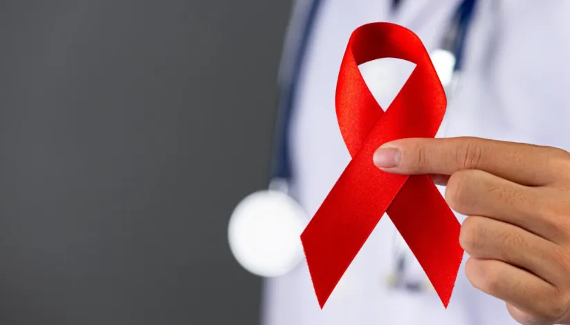 No Dia Mundial de Combate à Aids, ambulatório da UEM realiza campanha de conscientização no campus