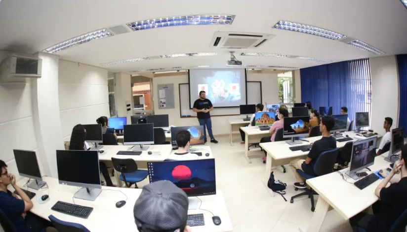 Prefeitura de Maringá abre pré-inscrições para cursos gratuitos do programa ‘Jovem Digital’ Prefeitura de Maringá abre pré-inscrições para cursos gratuitos do programa ‘Jovem Digital’