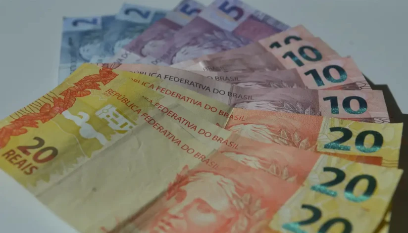 Renda domiciliar per capita no Brasil chega a R$ 2.316, diz IBGE
