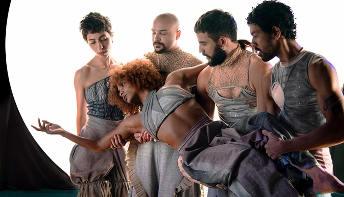 ‘Gravidade’, espetáculo que explora a astrologia na dança, faz apresentações gratuitas em Maringá ‘Gravidade’, espetáculo que explora a astrologia na dança, faz apresentações gratuitas em Maringá