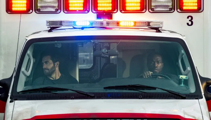 ‘Ambulância - Um Dia de Crime’ e ‘Me Tira da Mira’; confira as estreias cinematográficas da semana
