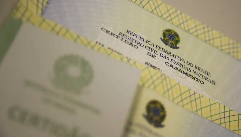 Mulheres deixam de adotar sobrenomes dos maridos no Paraná