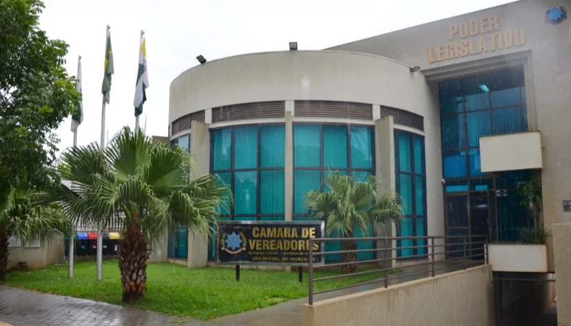 Câmara de São Miguel do Iguaçu abre concurso com salários de até R$ 5,8 mil