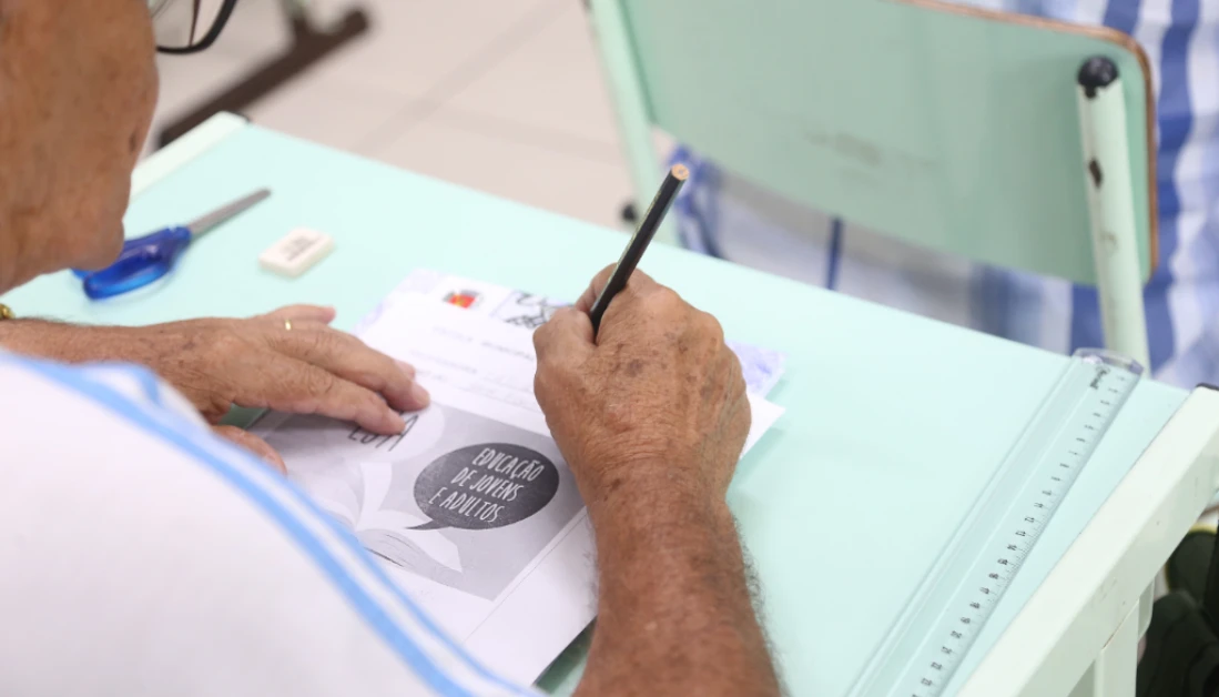Matrículas da EJA seguem abertas em Maringá