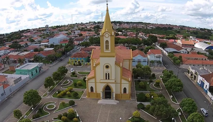 Prefeitura no interior do Paraná abre concurso com salários de até R$ 20 mil Prefeitura no interior do Paraná abre concurso com salários de até R$ 20 mil