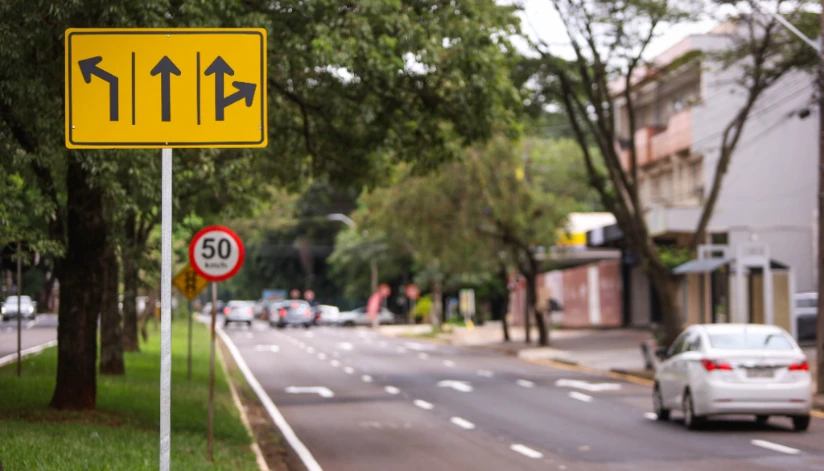 Cruzamento das avenidas São Paulo e JK passa a ter nova organização de conversões