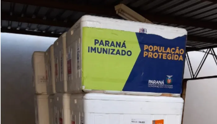 Novo lote de imunizantes contra covid-19 deve chegar em Maringá na tarde desta terça-feira (6)