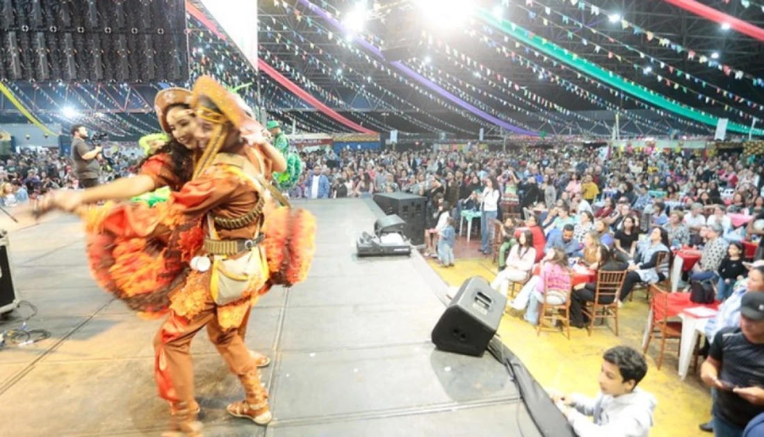 Segundo dia de Rural Maringá Junino 2025 terá baile, quadrilha, concurso e atrações musicais Segundo dia de Rural Maringá Junino 2025 terá baile, quadrilha, concurso e atrações musicais