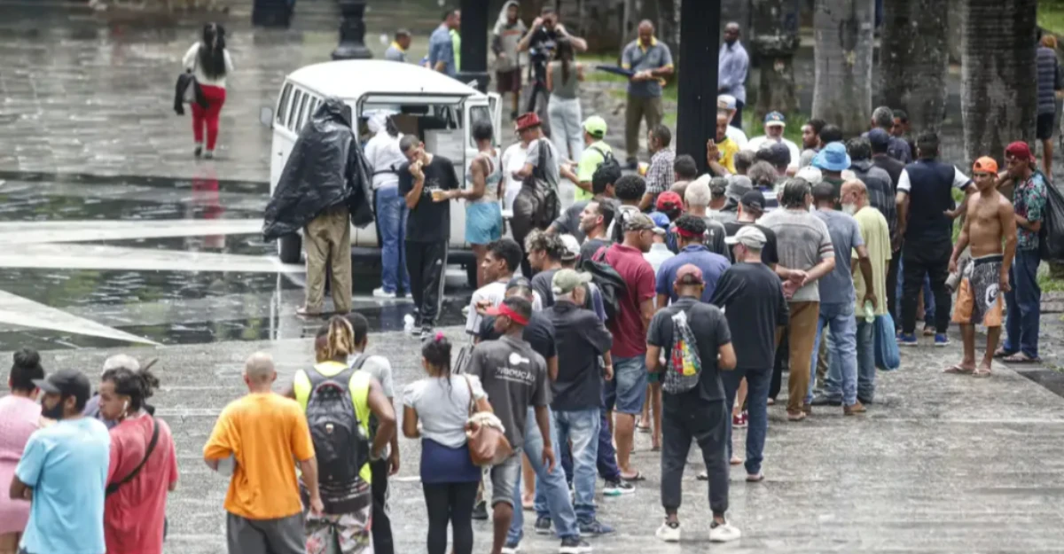 População de rua no Brasil chega a 388 mil pessoas em maio, de acordo com a UFMG